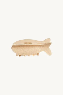 SA-26-ACC073_APRILRESORTFISHCLAWCLIP_Shore_Front_0304