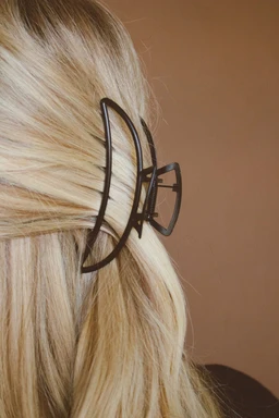 new-moon-claw-clip-claw-clips-101602