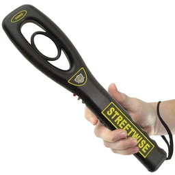Streetwise_Finger_Grip_Metal_Detector_w_Belt_Loop_Holster_in_hand