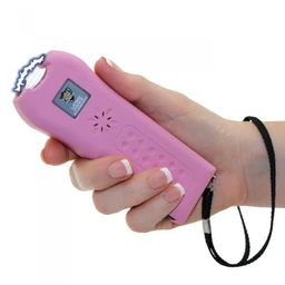 Streetwise_Ladies_Choice_LED_Stun_Gun_Alarm_21M_in_hand