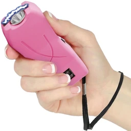 Streetwise_Lifeguard_Mini_Rechargeable_Stun_Gun_16.5M_in_hand