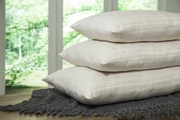 natural-luxury-handmade-wool-pillow-210224