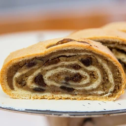 nut-roll-walnut-raisin-kolachi