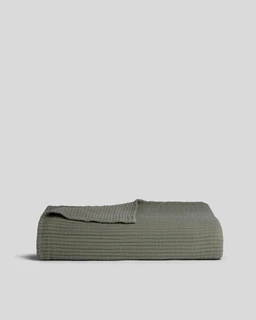 matelasse-coverlet-moss_01_1cc41c3d-1b98-41e2-83d5-a4f9b1a2a1ef