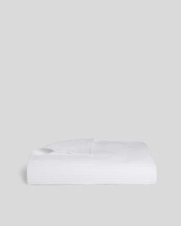 matelasse-coverlet-white_01_c64991a0-9645-491c-9720-957c0302ac47