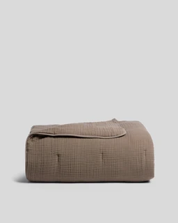 organic-cloud-cotton-quilt-warm-grey_01_fbf244de-dec2-490f-b66b-095be00708f5