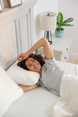 100__Mulberry_Silk_Pillowcase_Lifestyle_Image_10