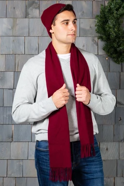 mens-pure-cashmere-ribbed-hat-cabernet-504-lifestyle
