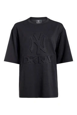 DKNY_061125_056a_1400x2100_647ec55b-6632-4947-9837-39604a283890