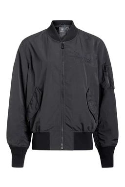 DKNY_061125_063a_1400x2100_26c3b0e9-8ef2-4a35-9a8b-ef3526870004