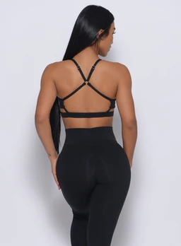 Pumped_Bra_Black_04_b0723f7d-53b5-4ad6-9e24-ffb47409c9a1