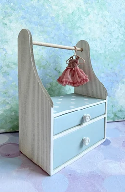 Dressers & Chests