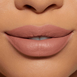 KJC_VLK_22_LipMacros_Bare_02