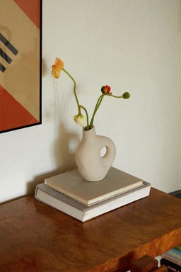 Vase-10639_Cream-1_0e166445-c9f4-43d1-8505-116de51c783b