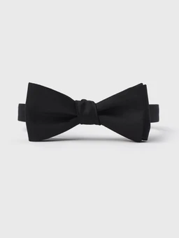 black-butterfly-bow-tie-711472