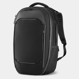NVTP32-BLK-01_NavigatorTravelPack32L_NOMATIC_ECOMM__Black_Angle