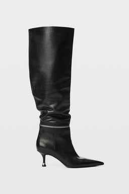 BLACK-outfit_60be593d-b5a0-41fe-8527-7a7b647a170d