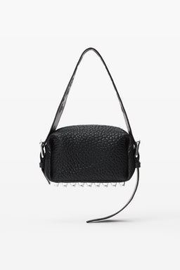 BLACK-outfit_ef6a0d73-6dcc-4b7b-b3aa-634a582d9202