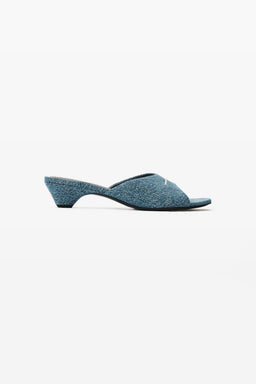 BLUE-outfit_623ef125-7449-4780-85e9-ef593f7f48fa