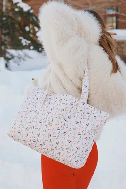 HIT-THE-SLOPES-QUILTED-TOTE