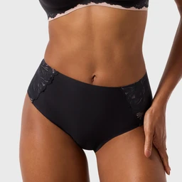 SUFA25_Ecomm_BikiniLace_Noir_1_01395_17c924e1-3faf-48f0-a2da-a1257f790822