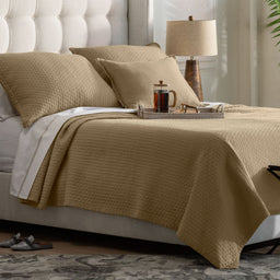 dawn-croissant-coverlet_f2611bb8-6958-44ec-89ef-c714e43fb721