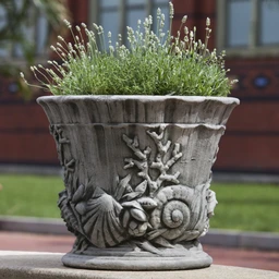 Smithsonian_Chesapeake_Urn_Garden_Planter
