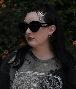 black-thorn-cat-eye-sunglasses-6985485